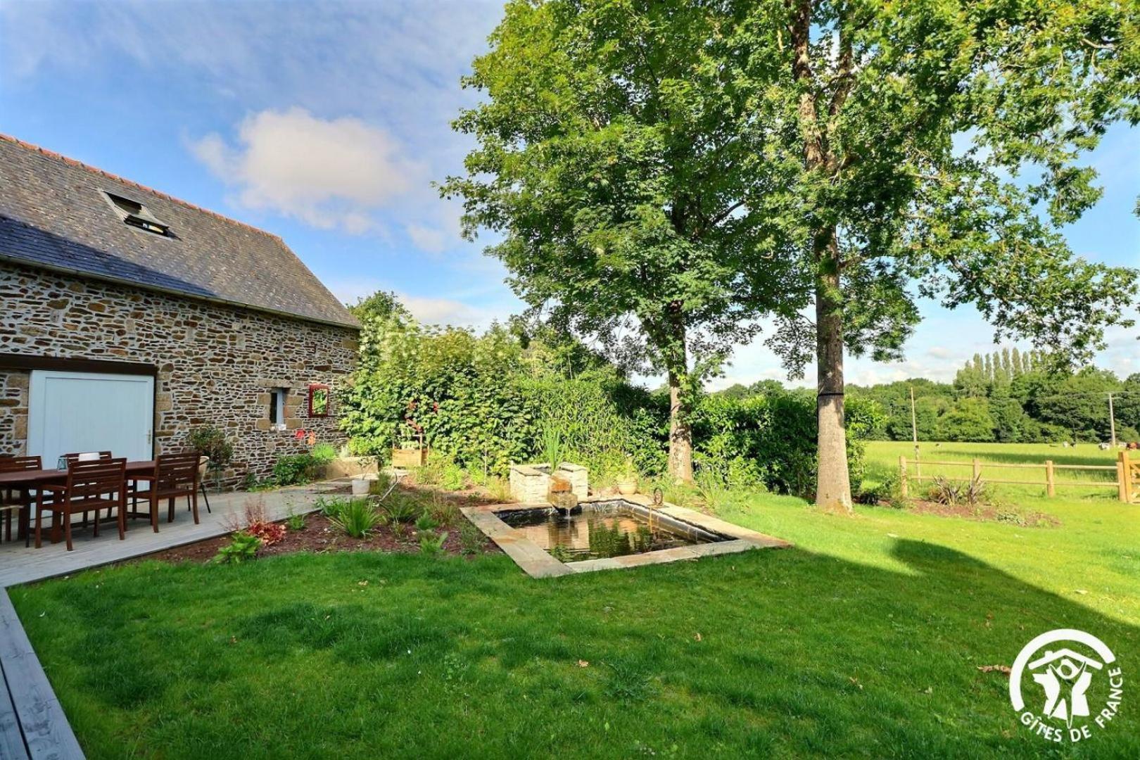 مبيت وإفطار Bazouges-la-Pérouse Le Jardin De Quercus المظهر الخارجي الصورة