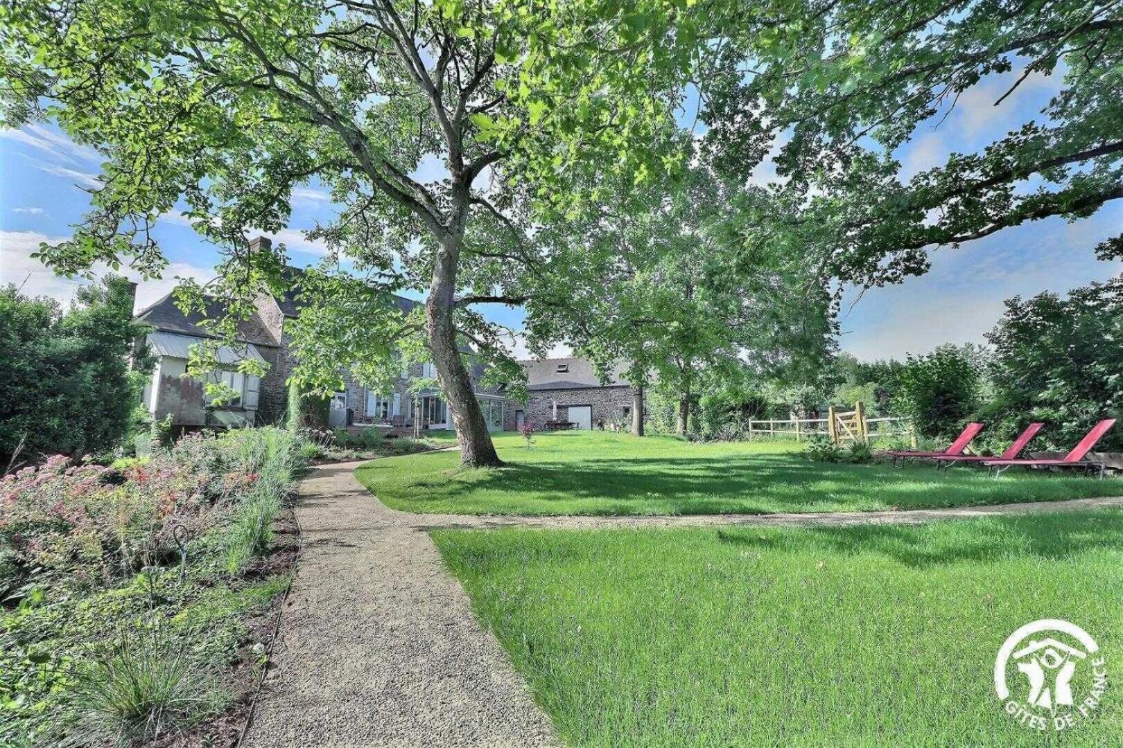مبيت وإفطار Bazouges-la-Pérouse Le Jardin De Quercus المظهر الخارجي الصورة